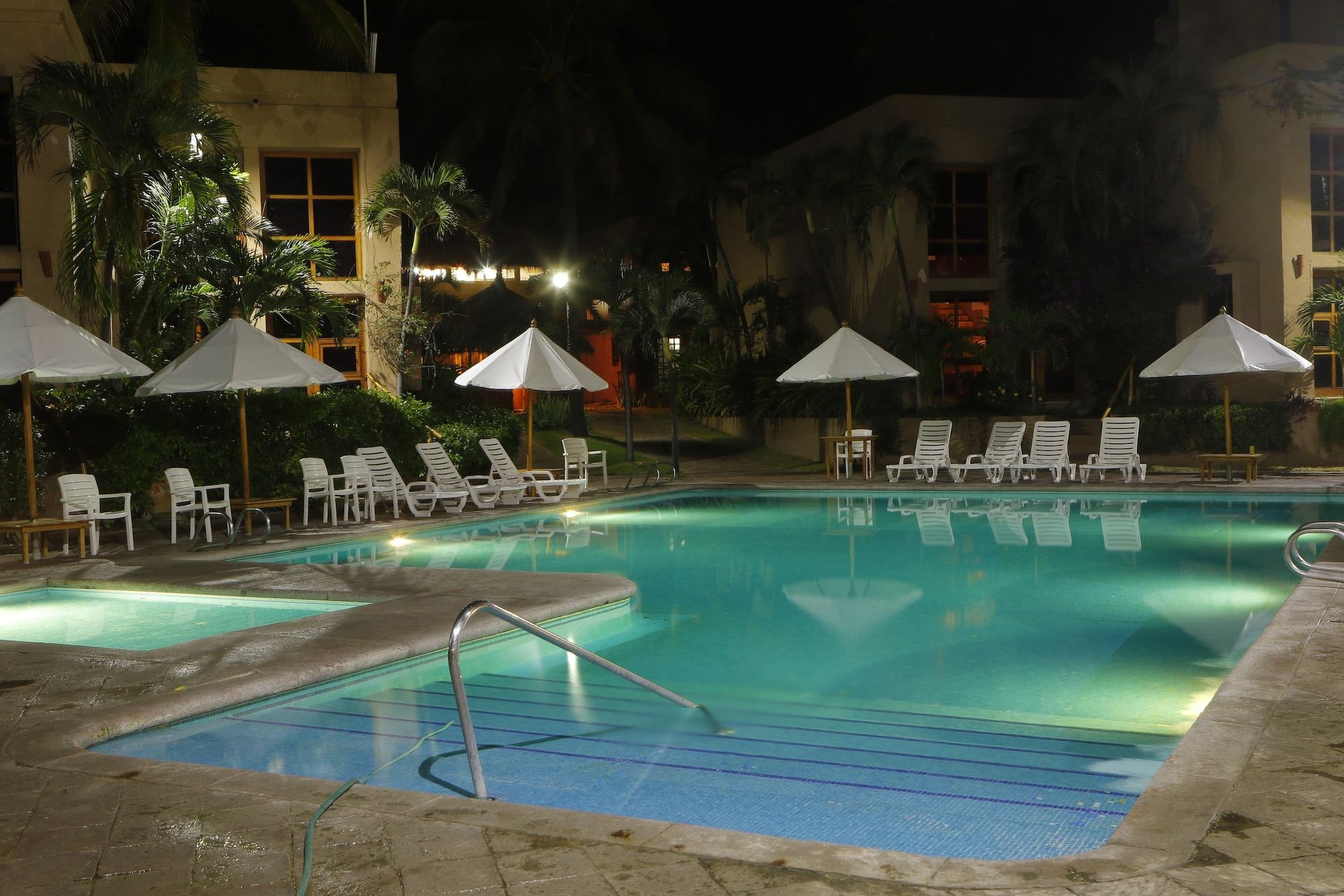 מזטלן Villas El Rancho Green Resort מראה חיצוני תמונה